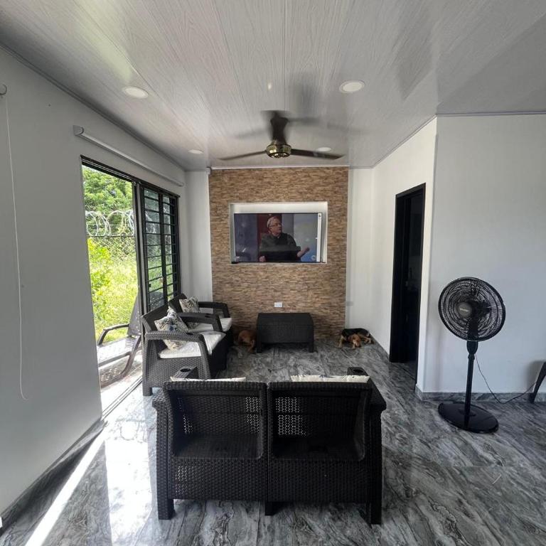 Brisas de Ensueño Carmen de Apicala - Three-Bedroom House - 7