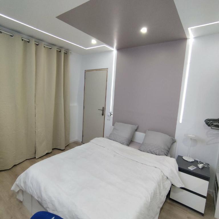 Chambre privé dans une maison avec terrasse et jardin salles de bain partagées - Chambre Double Standard avec Salle de Bains Commune - 4