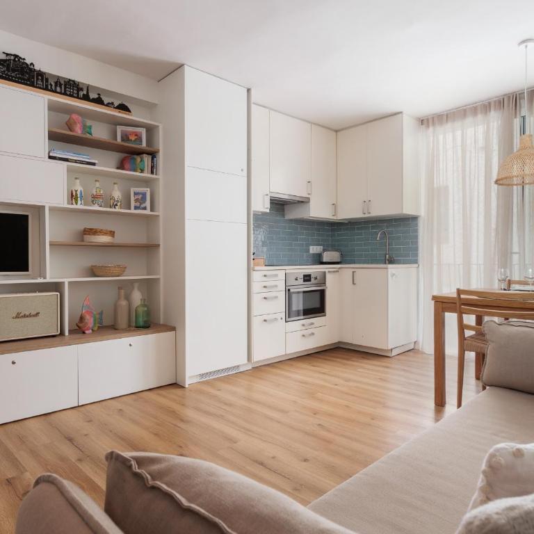 LETS HOLIDAYS CENTRIC HOUSE with PARKING - Casa de 3 dormitorios - 20