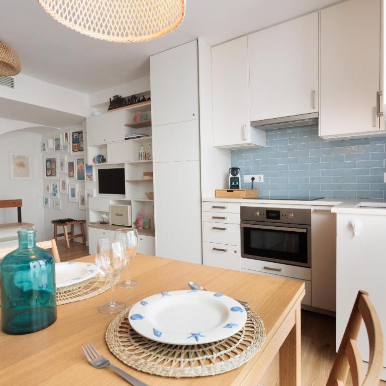 LETS HOLIDAYS CENTRIC HOUSE with PARKING - Casa de 3 dormitorios - 6