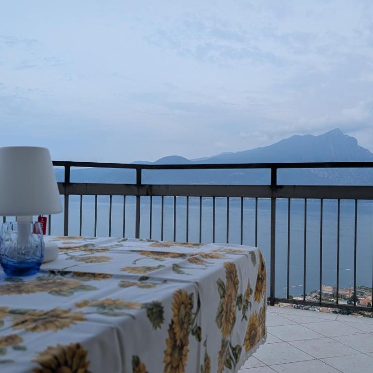 La Terrazza sul Garda - Three-Bedroom Apartment - 38