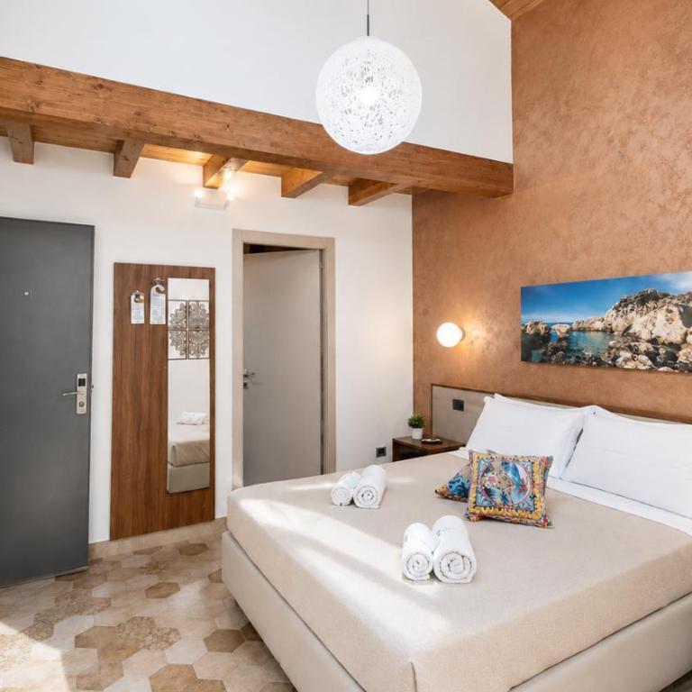Alterego B&B - Camera Classic Matrimoniale/Doppia con Letti Singoli con Bagno - 1
