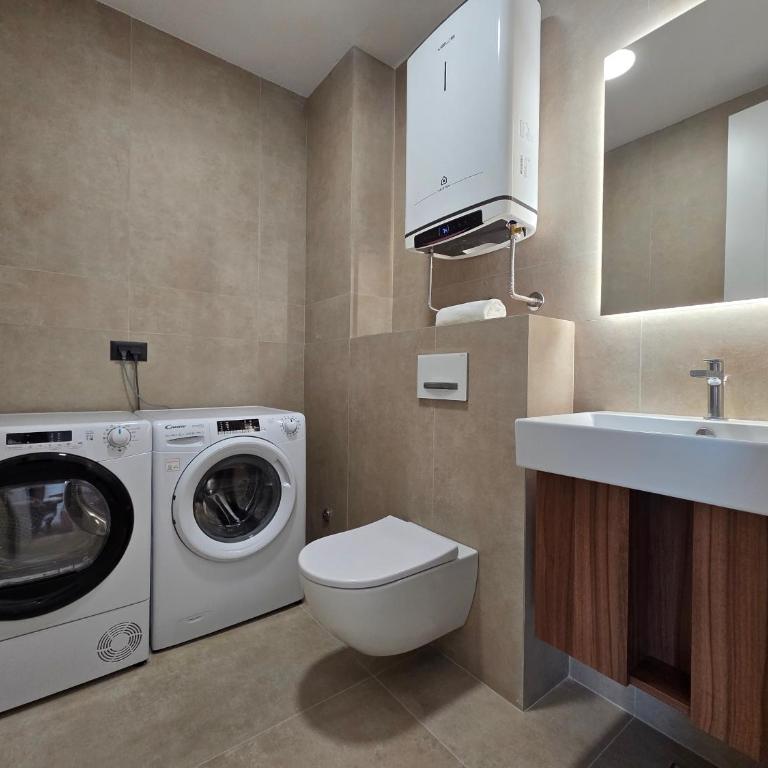 Paster Plaza deluxe apartments - Apartman s 2 Spavaće Sobe sa Balkonom i Terasom - 1