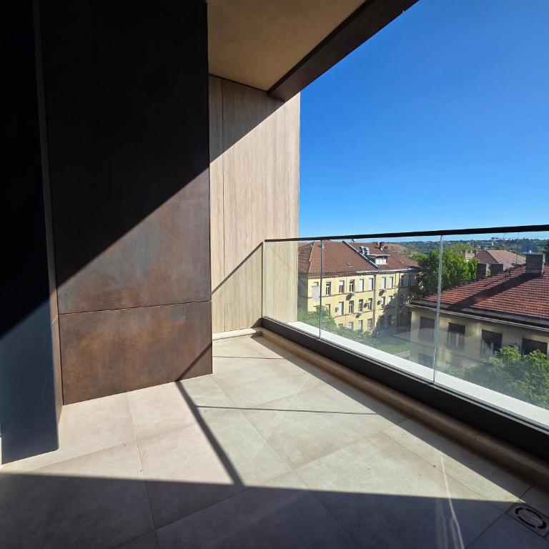 Paster Plaza deluxe apartments - Apartman s 2 Spavaće Sobe sa Balkonom i Terasom - 6