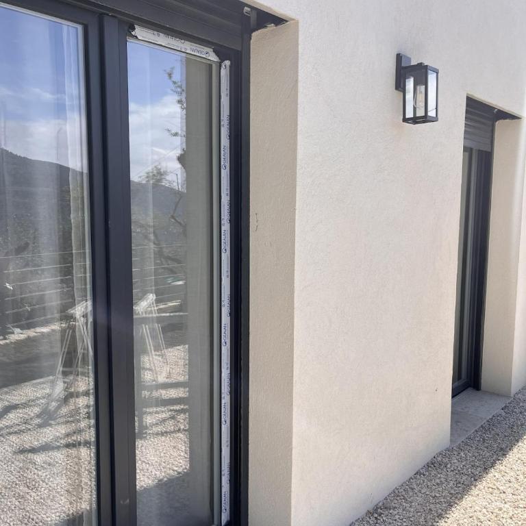 Villa Bikara, neuve, élégante et lumineuse proche de Nice - Villa - 14