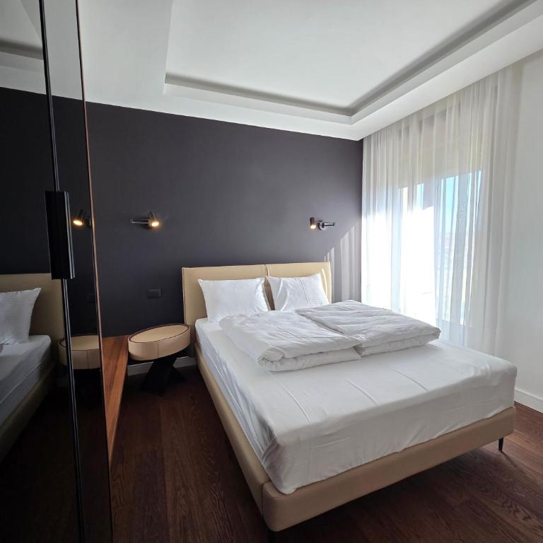 Paster Plaza deluxe apartments - Apartman s 2 Spavaće Sobe sa Balkonom i Terasom - 10