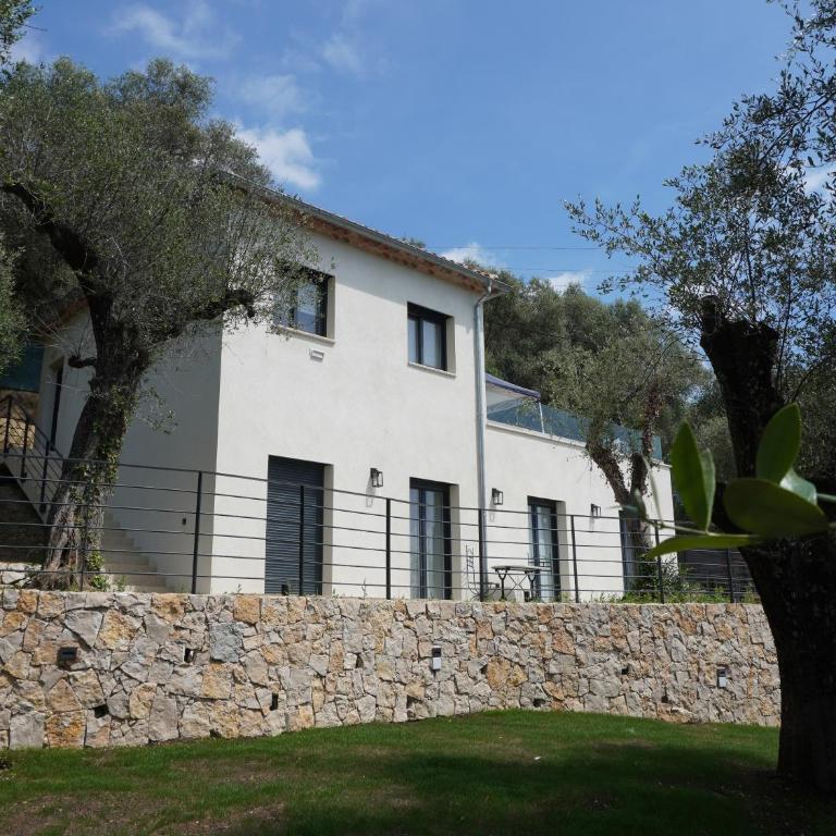 Villa Bikara, neuve, élégante et lumineuse proche de Nice - Villa - 60