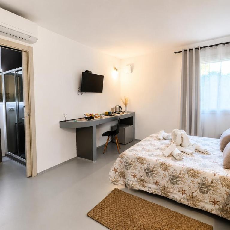 Ruoni Modern Rooms - Posizione strategica tra Santa Teresa, Palau e La Maddalena - Camera Matrimoniale Deluxe - 2