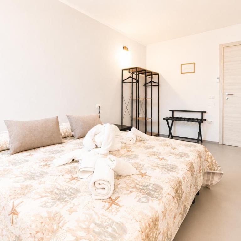 Ruoni Modern Rooms - Posizione strategica tra Santa Teresa, Palau e La Maddalena - Camera Matrimoniale Deluxe - 12