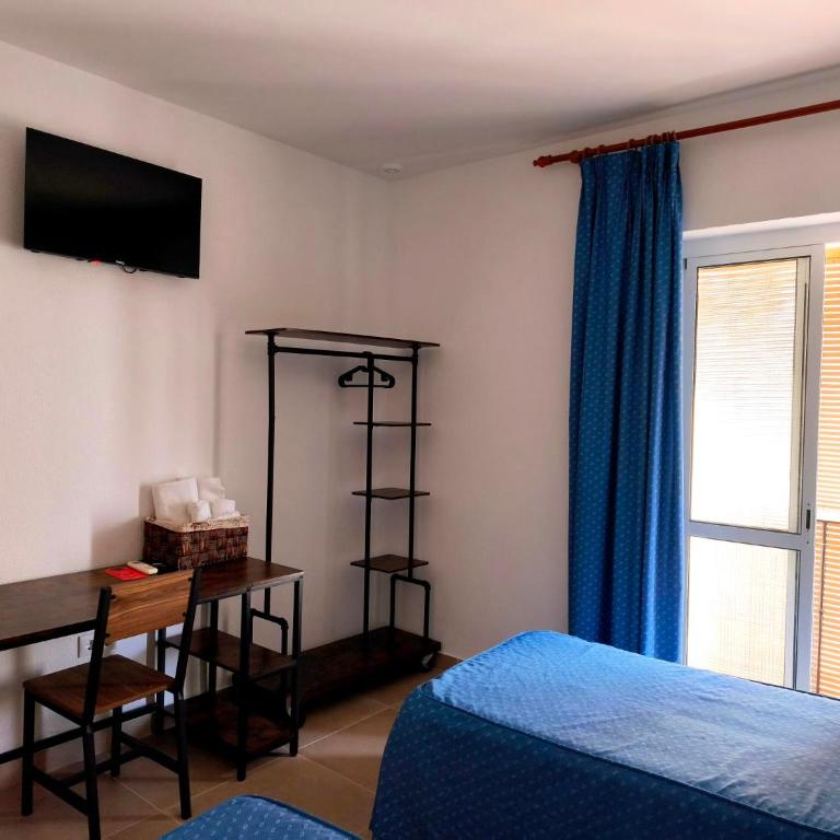 Hostal Fantoni - Habitación Doble con balcón - 2 camas - 7