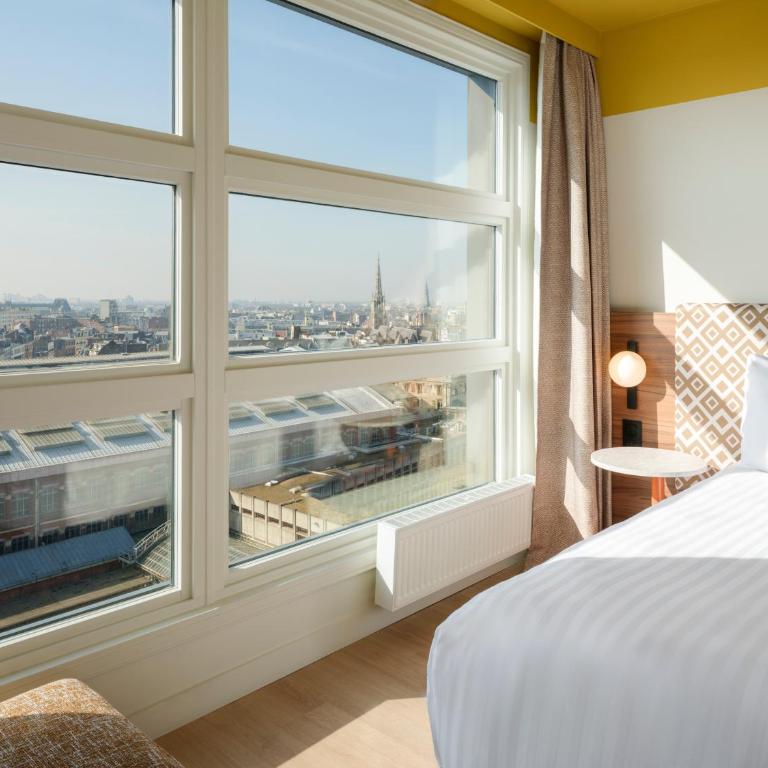 Residence Inn by Marriott Lille - King Studio with City View - High Floor - 1