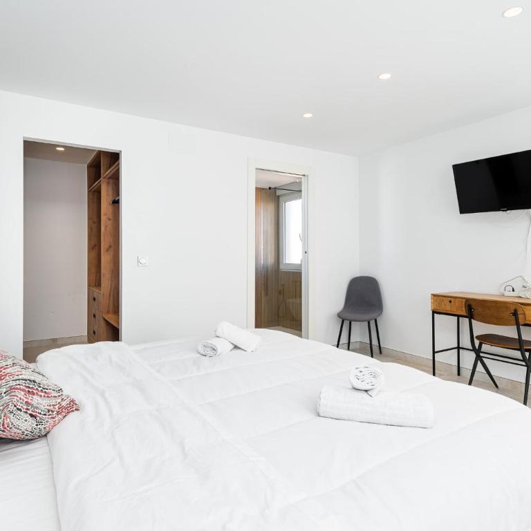Sunrise Center Suites - Deluxe Apartment - 7