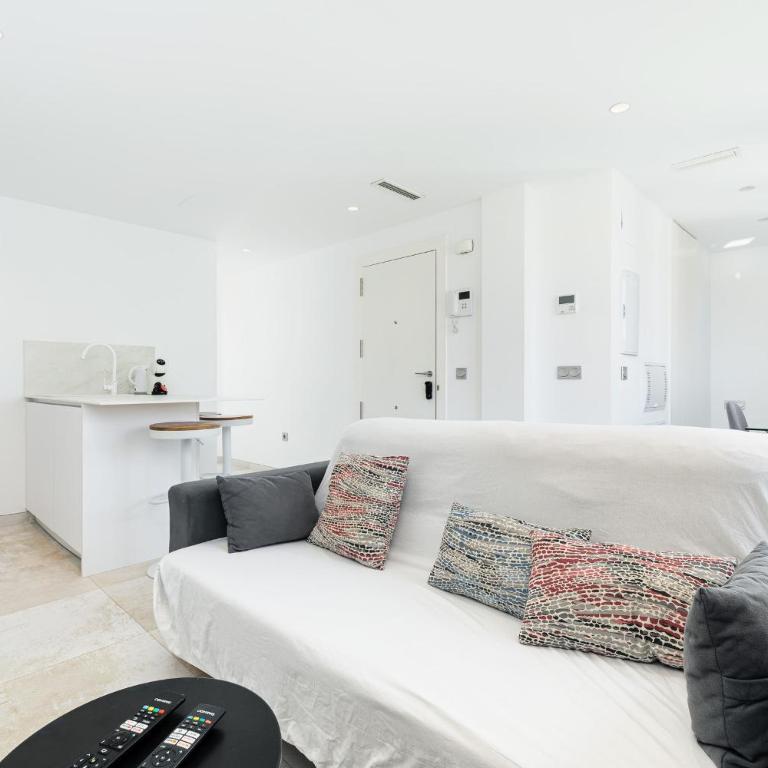 Sunrise Center Suites - Deluxe Apartment - 11