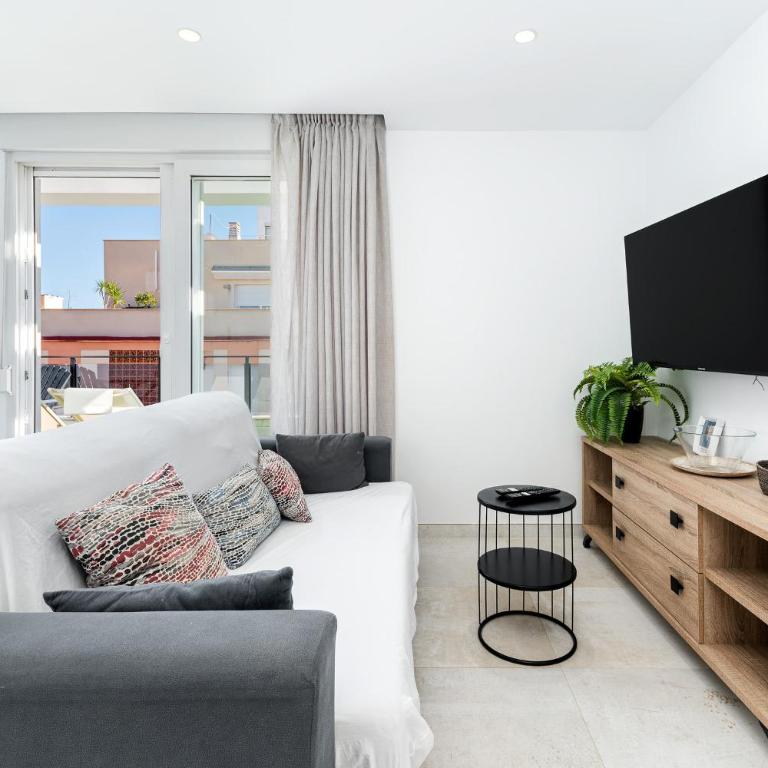 Sunrise Center Suites - Deluxe Apartment - 10