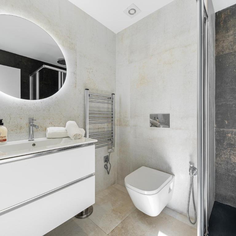 Sunrise Center Suites - Deluxe Apartment - 15