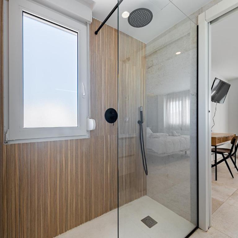 Sunrise Center Suites - Deluxe Apartment - 18