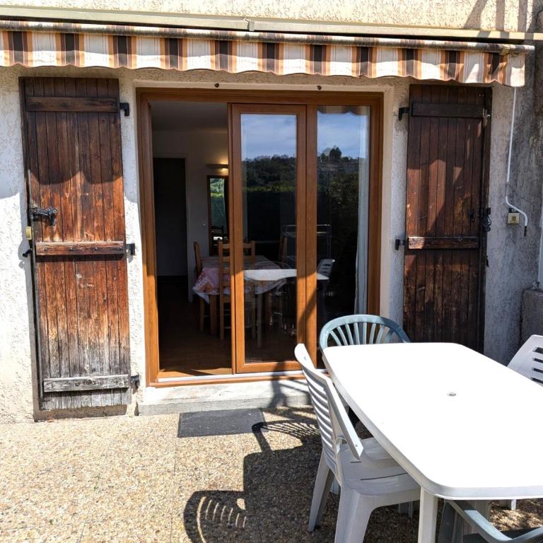 Résidence Cap Azur Maison N° 106 - Maison de Vacances - 24