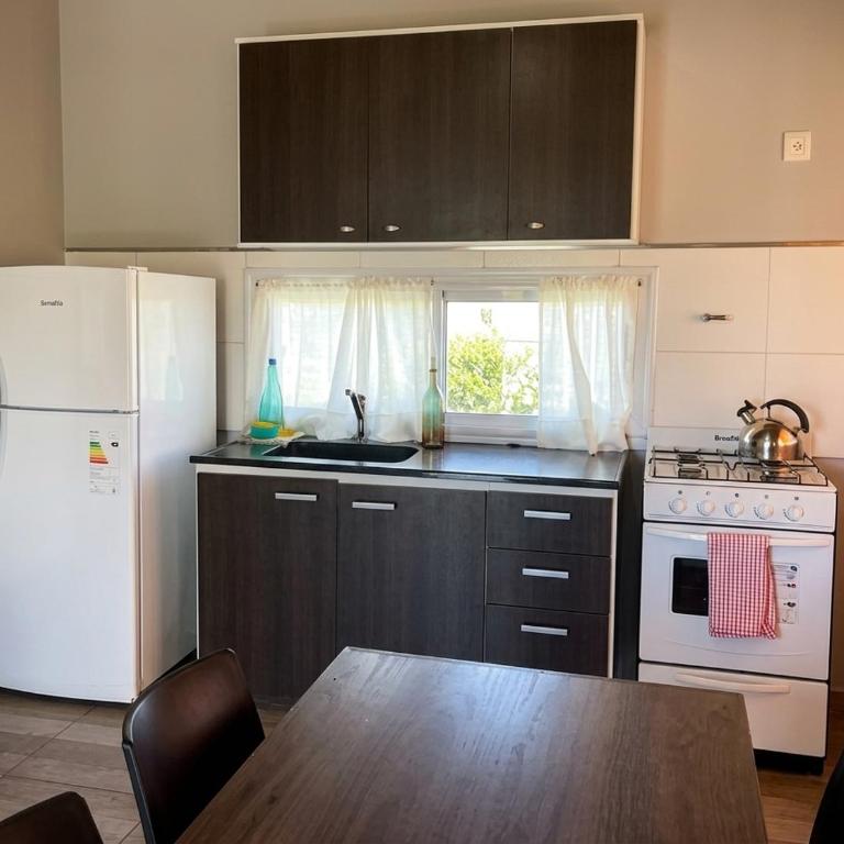 Cabañas familiares - Pileta, juegos y parque - One-Bedroom House - 4
