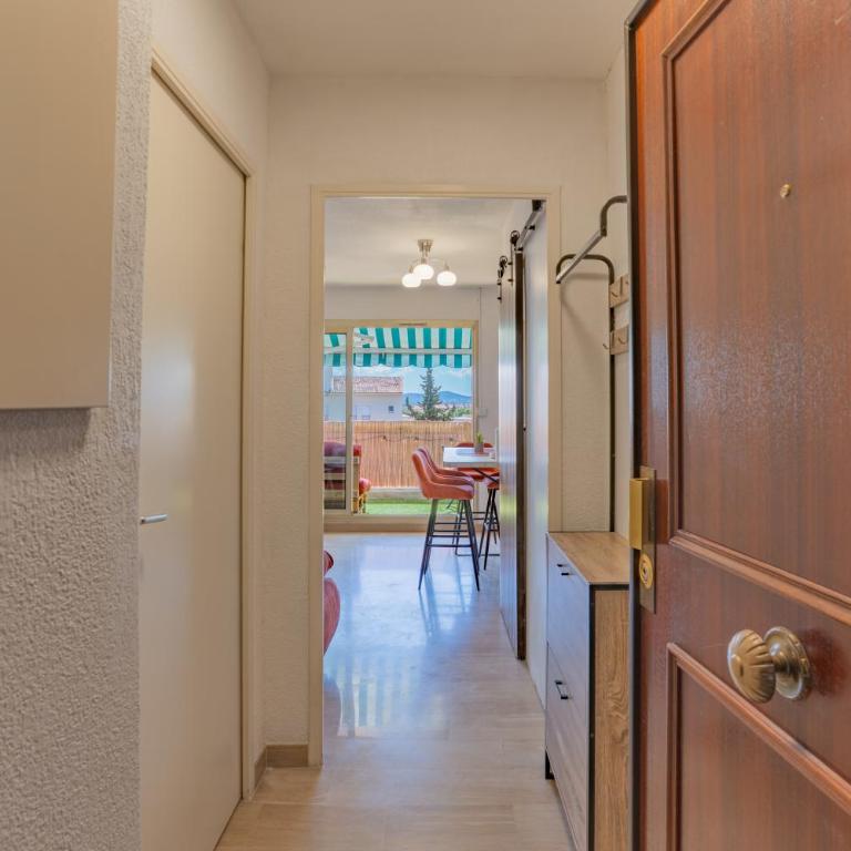 COSY WAVES T1 bis centre Saint-Raphaël Plages, gare à pied, terrasse & parking - Apartment mit 1 Schlafzimmer - 7