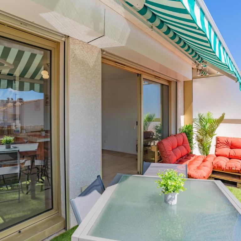 COSY WAVES T1 bis centre Saint-Raphaël Plages, gare à pied, terrasse & parking - Apartment mit 1 Schlafzimmer - 27