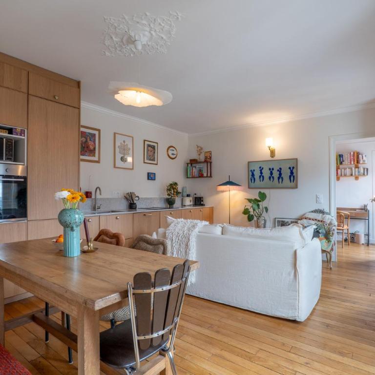 Charming 1BR Top Floor in Montmartre with Elevator - Appartement - 1
