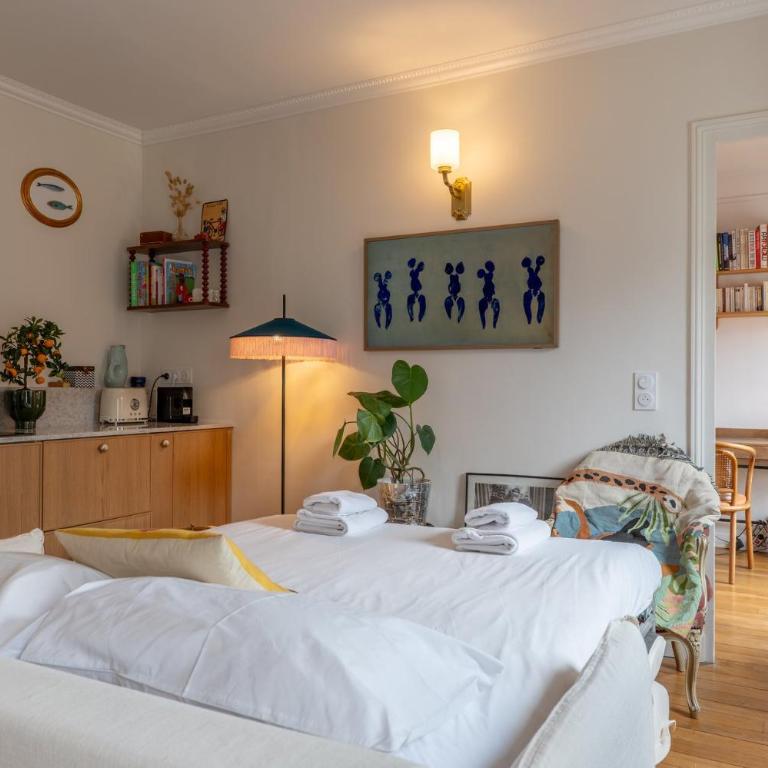 Charming 1BR Top Floor in Montmartre with Elevator - Appartement - 24
