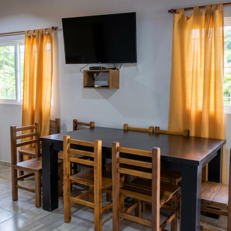 Cabañas familiares - Pileta, juegos y parque - Two-Bedroom House - 12