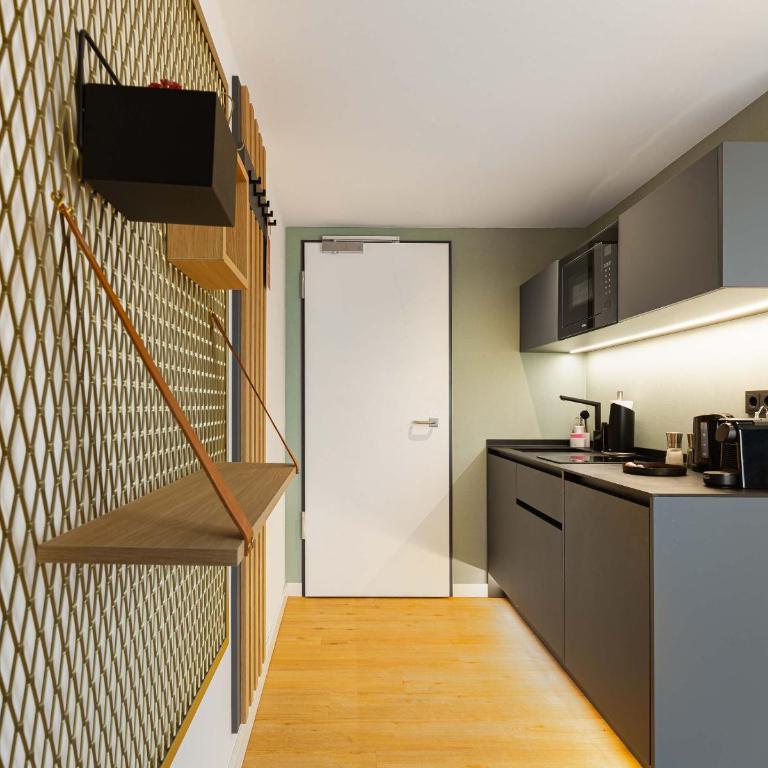 Limehome Munich Theresienwiese - Suite mit Balkon - 9