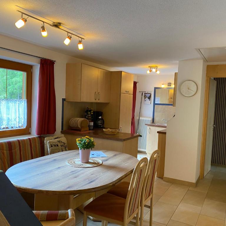 Gästehaus Judith - Apartment mit 2 Schlafzimmern und Balkon - 4
