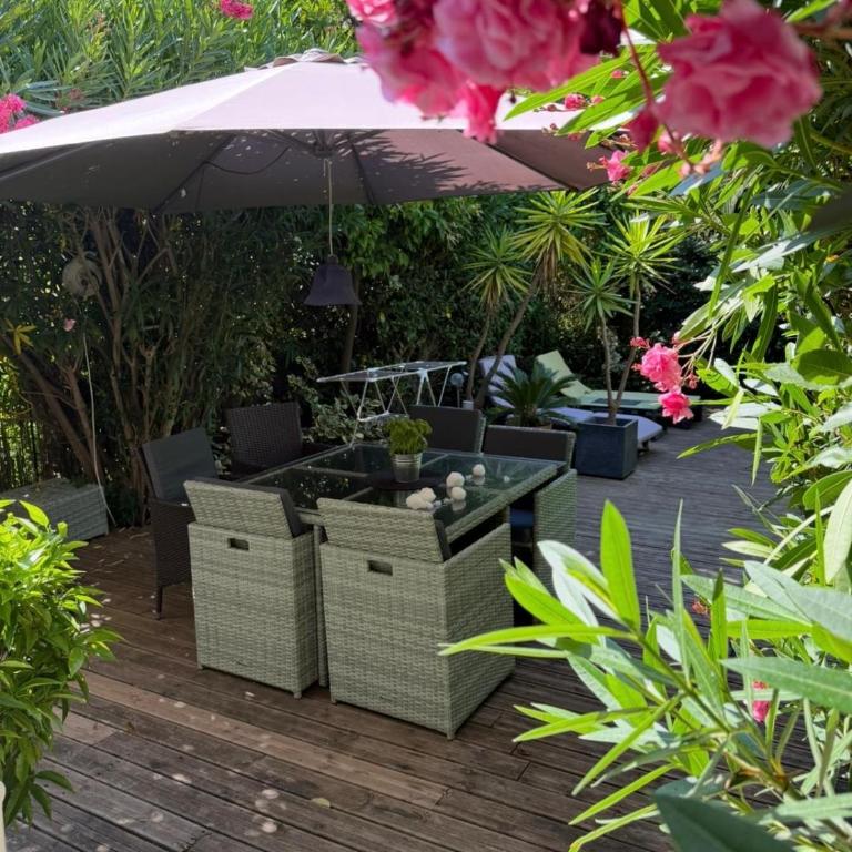 Stylish Cannes Apartment,only 60m to Sandy Beach, Privat 80m2 Garden, Central Location - Appartement - Vue sur Jardin - 4