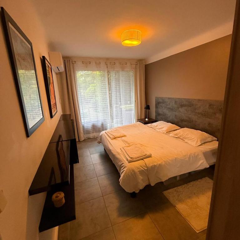 Stylish Cannes Apartment,only 60m to Sandy Beach, Privat 80m2 Garden, Central Location - Appartement - Vue sur Jardin - 25