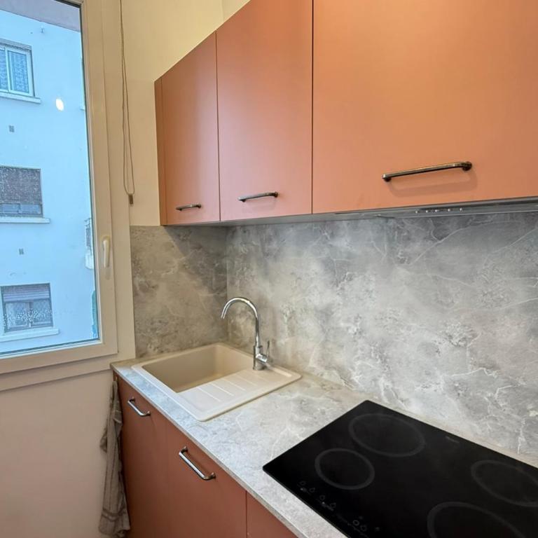 T2 lumineux avec charme bourgeois 5ᵉ étage plages & centre à pied - Apartment - 10