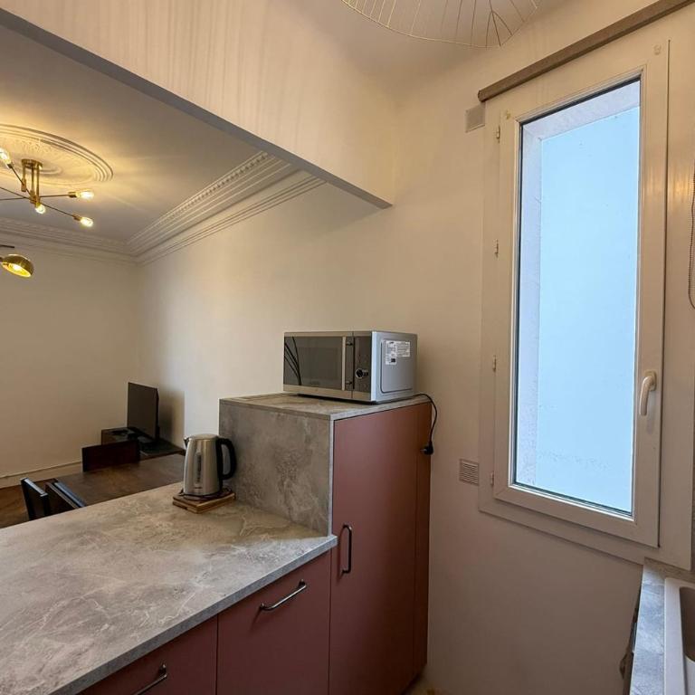 T2 lumineux avec charme bourgeois 5ᵉ étage plages & centre à pied - Apartment - 11