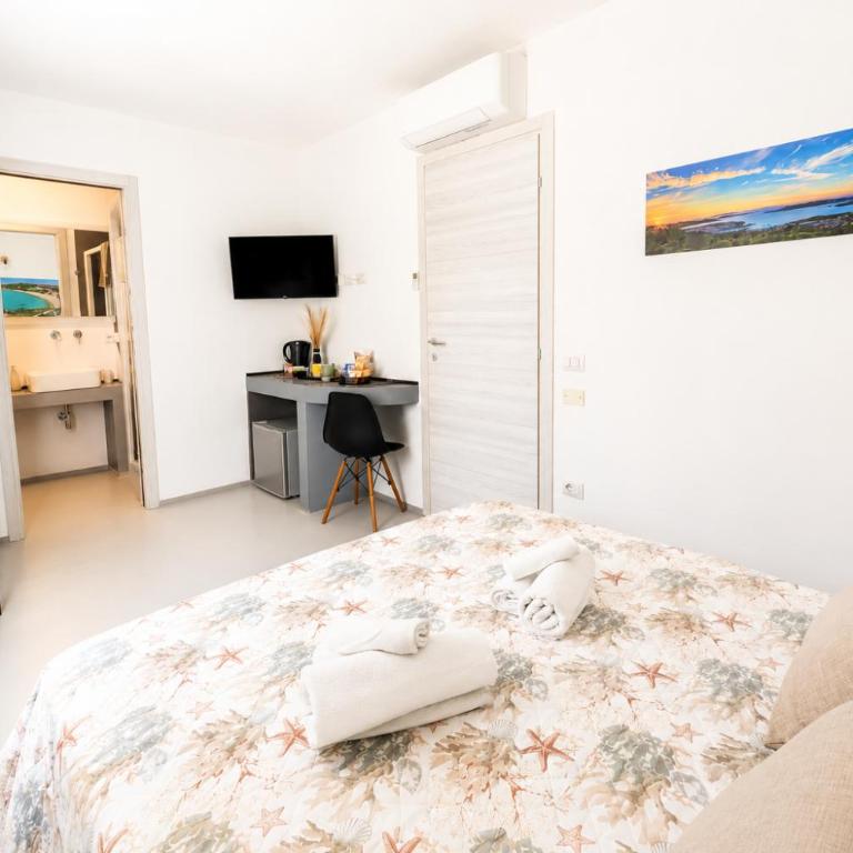 Ruoni Modern Rooms - Posizione strategica tra Santa Teresa, Palau e La Maddalena - Camera Matrimoniale con Bagno Privato - 8