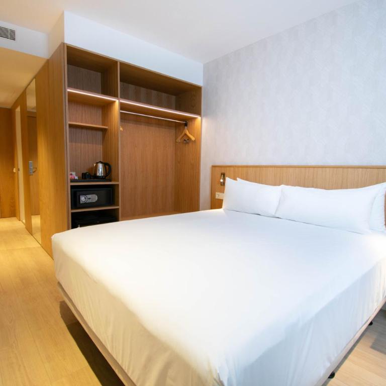 Hotel Gran Ultonia - Habitación con cama grande - 3