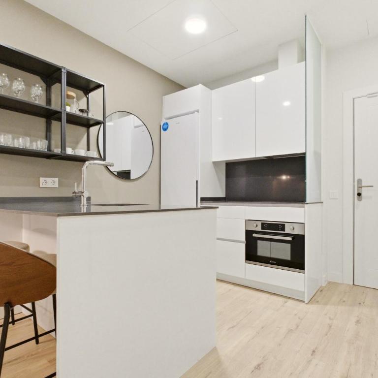 Teatro en Madrid - One-Bedroom Family Apartment - 2