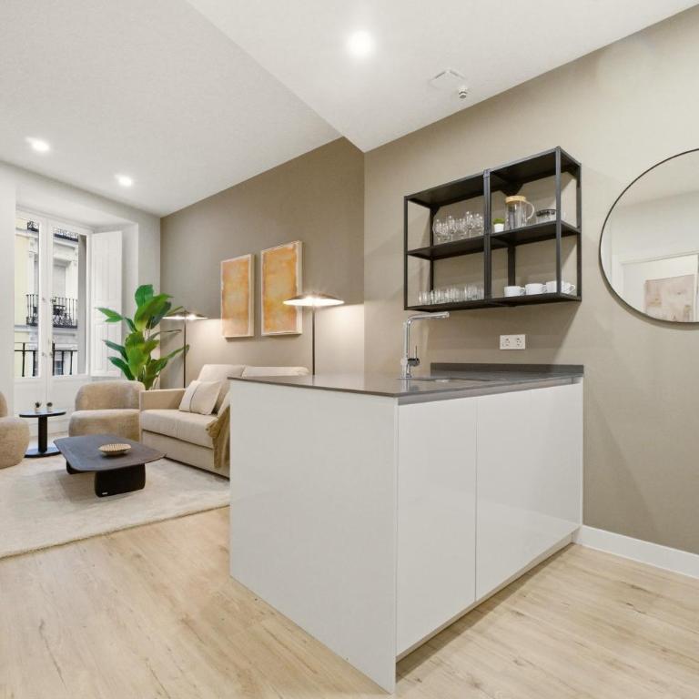 Teatro en Madrid - One-Bedroom Family Apartment - 6