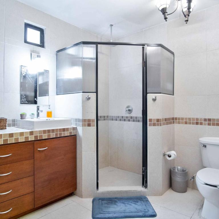Gaming Villa - 4 Bedrooms - Private Pool - Movie Theater - fits 10 - Casa de 4 dormitorios - 38