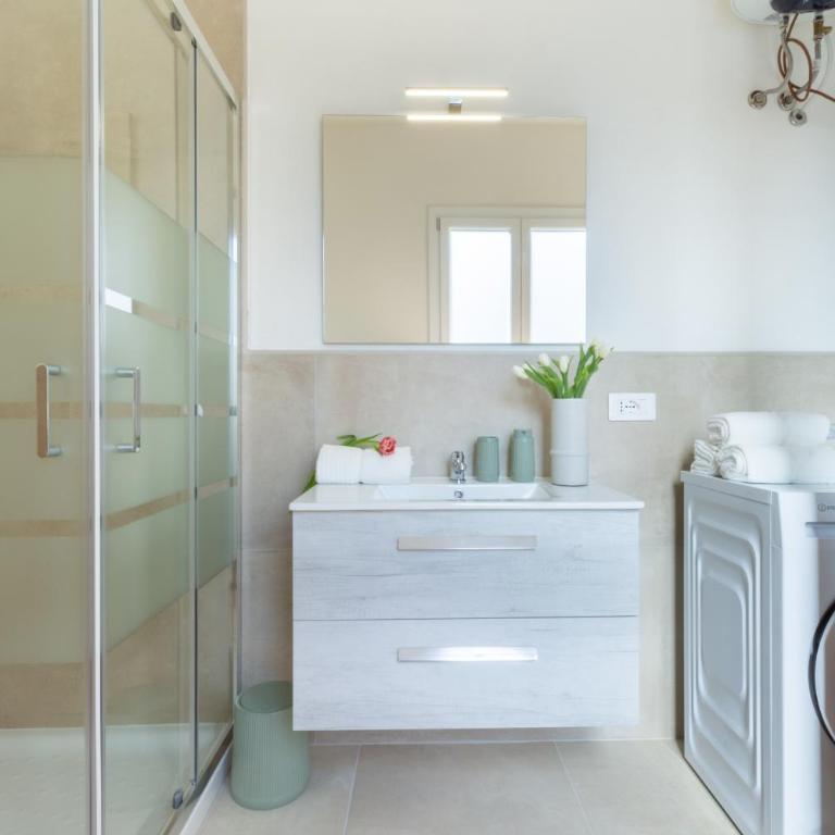 La Casa di Poppy - One-Bedroom Apartment - 18