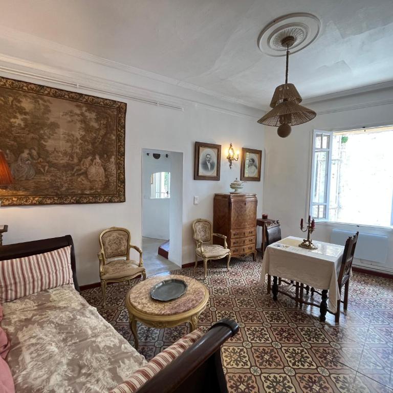 Le Logis du Chanoine, 50 m2 and terrace face to Cathedral - Appartement 1 Chambre - 2
