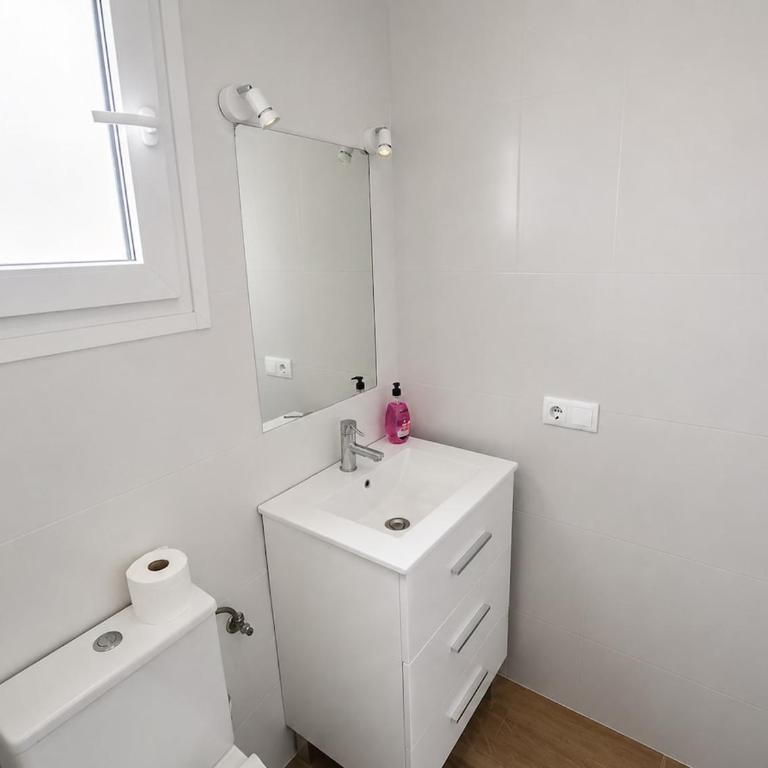 Bright Renovated Apartment with Courtyard Views - Apartamento de 1 dormitorio - 11