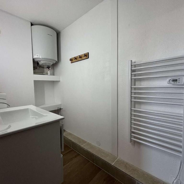 Studio tranquille avec piscine à Cavalaire - FR-1-226B-252 - Apartment - 24