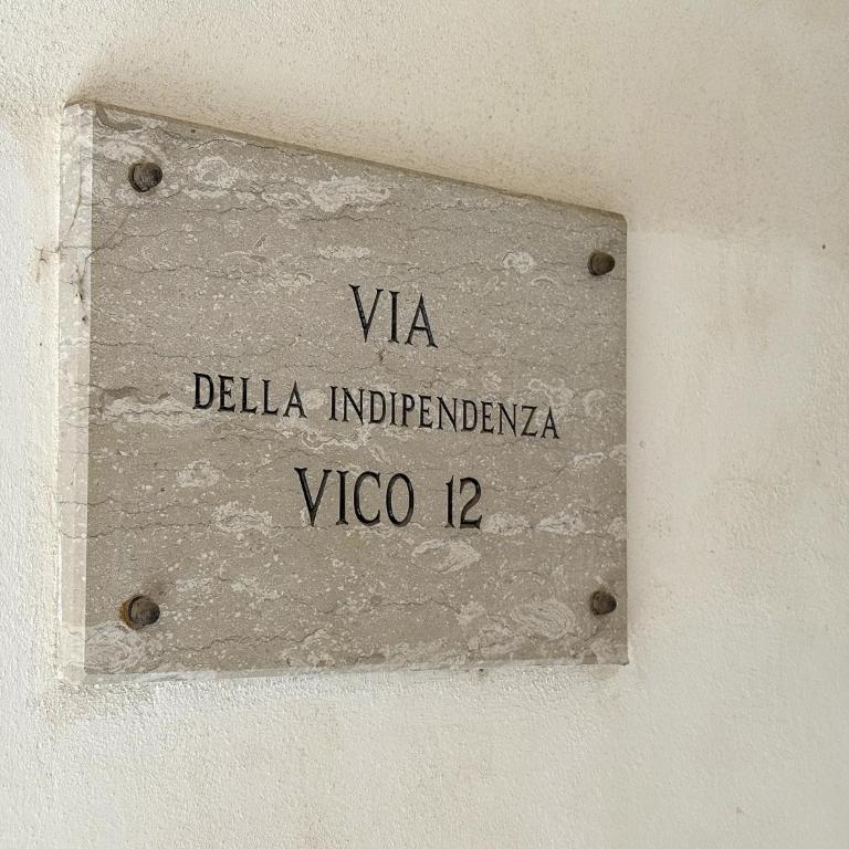 LOFT IN CENTRO STORICO GAETA Via DELL'INDIPENDENZA - Appartamento con 1 Camera da Letto - 2