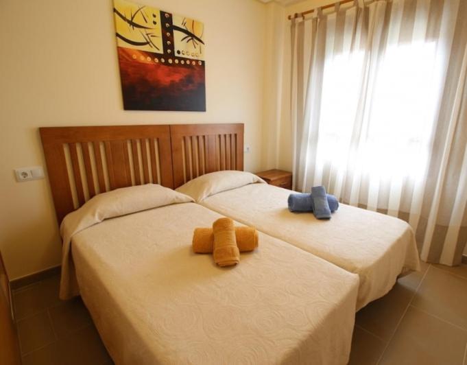 Flat with central location - Apartamento de 2 dormitorios con vistas a la piscina - 15