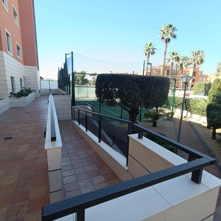 Flat with central location - Apartamento de 2 dormitorios con vistas a la piscina - 45