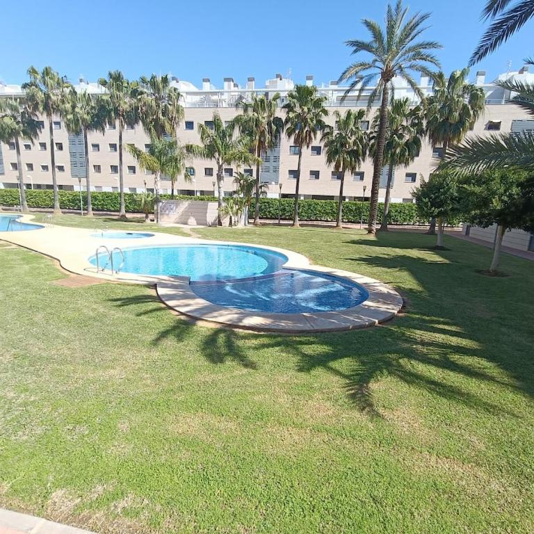 Flat with central location - Apartamento de 2 dormitorios con vistas a la piscina - 38