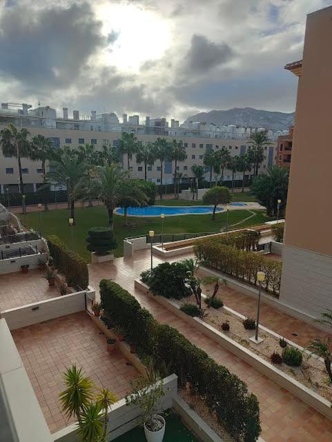 Flat with central location - Apartamento de 2 dormitorios con vistas a la piscina - 35