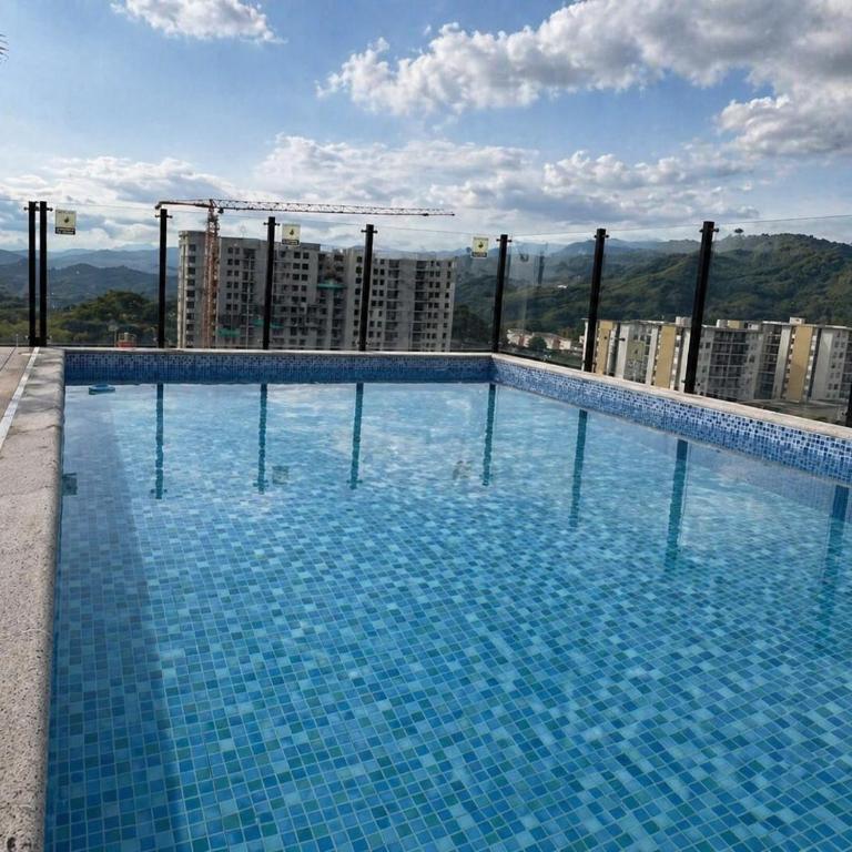 Apartamento amoblado y de lujo en Chinchiná, con piscina y jacuzzi - Apartamento de 2 dormitorios - 2