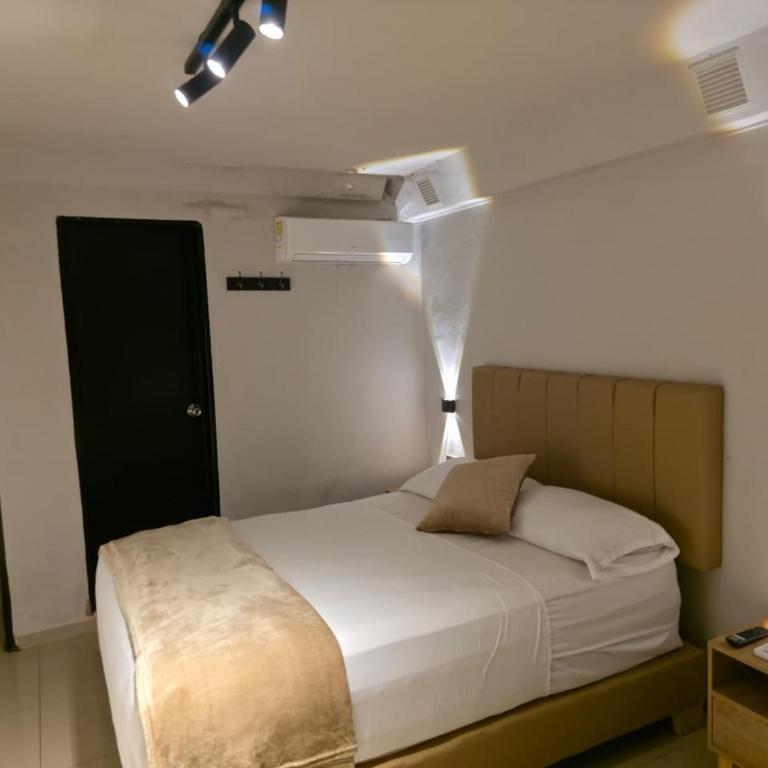 Hotel Garden Laureles - Standard Triple Room - 24