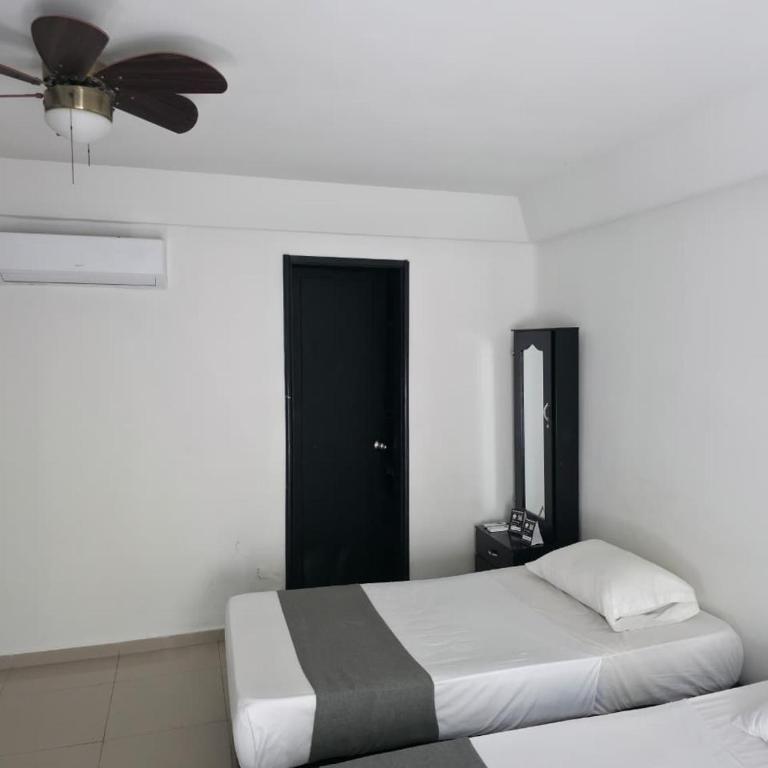 Hotel Garden Laureles - Standard Quadruple Room - 2